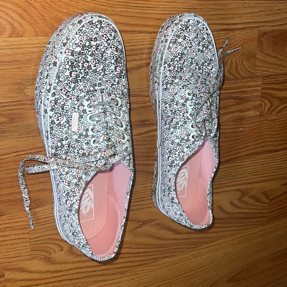 Brand new never worn vans